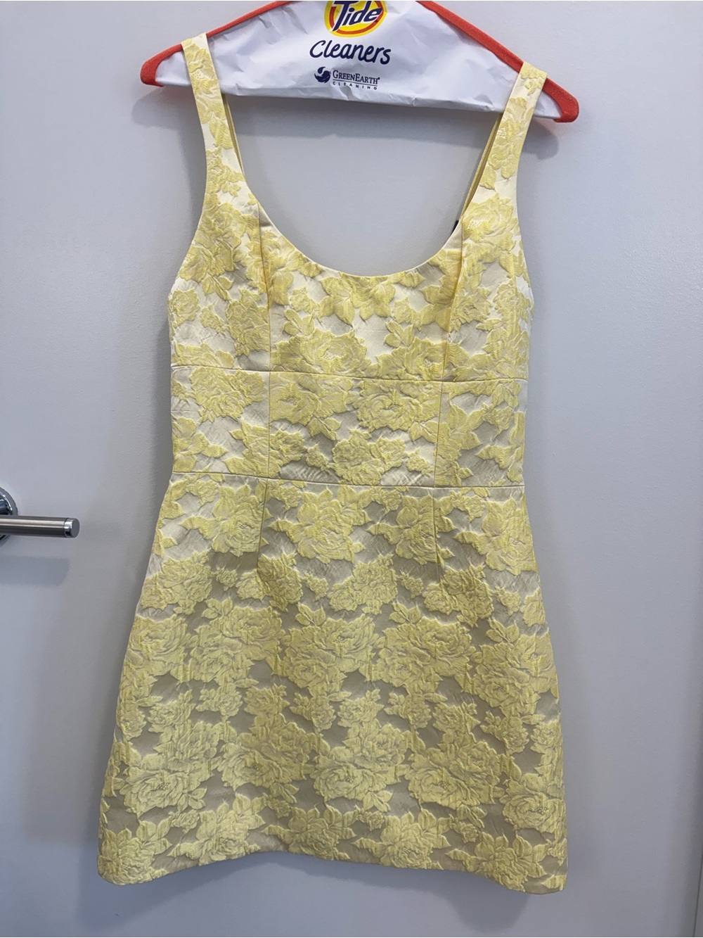 Alice + Olivia Yellow and White Floral Scoop-Neck Mini Dress - Picture 4 of 5